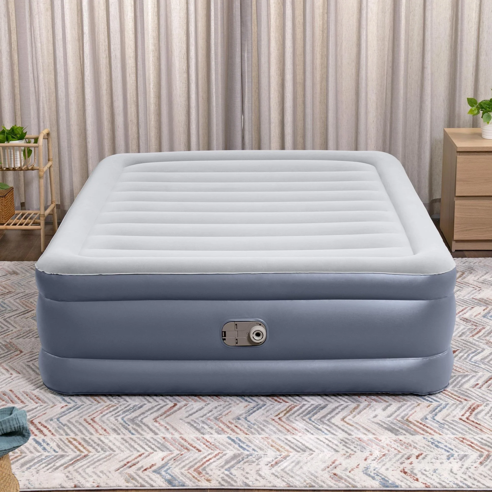 Bestway 203 x 152 x 51cm Tritech Air Mattress Queen Built-in AC Pump - Image 2