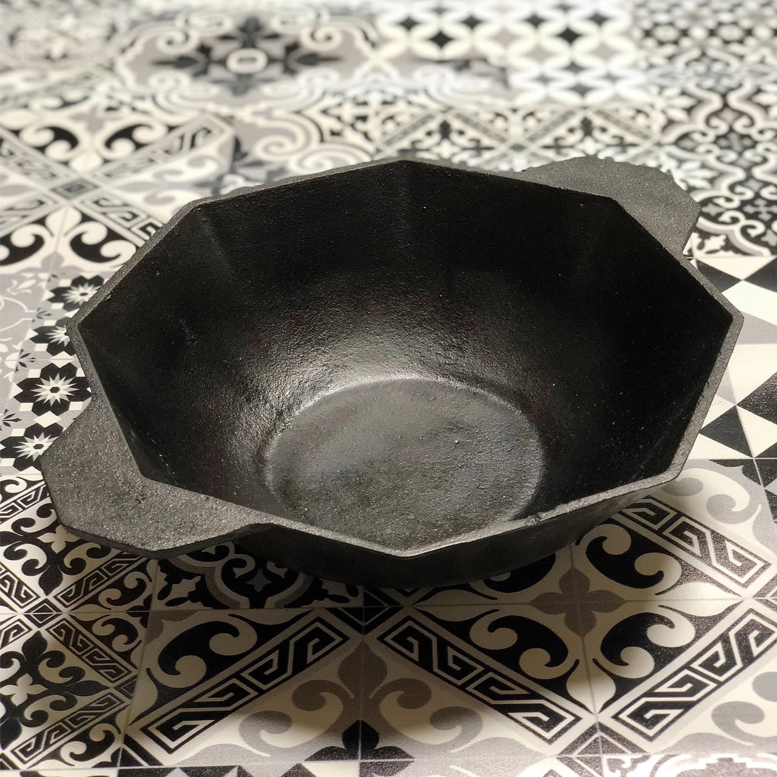 Cast-Iron Traditional Wok Pre-seasoned Non-Stick 28cm - Image 3