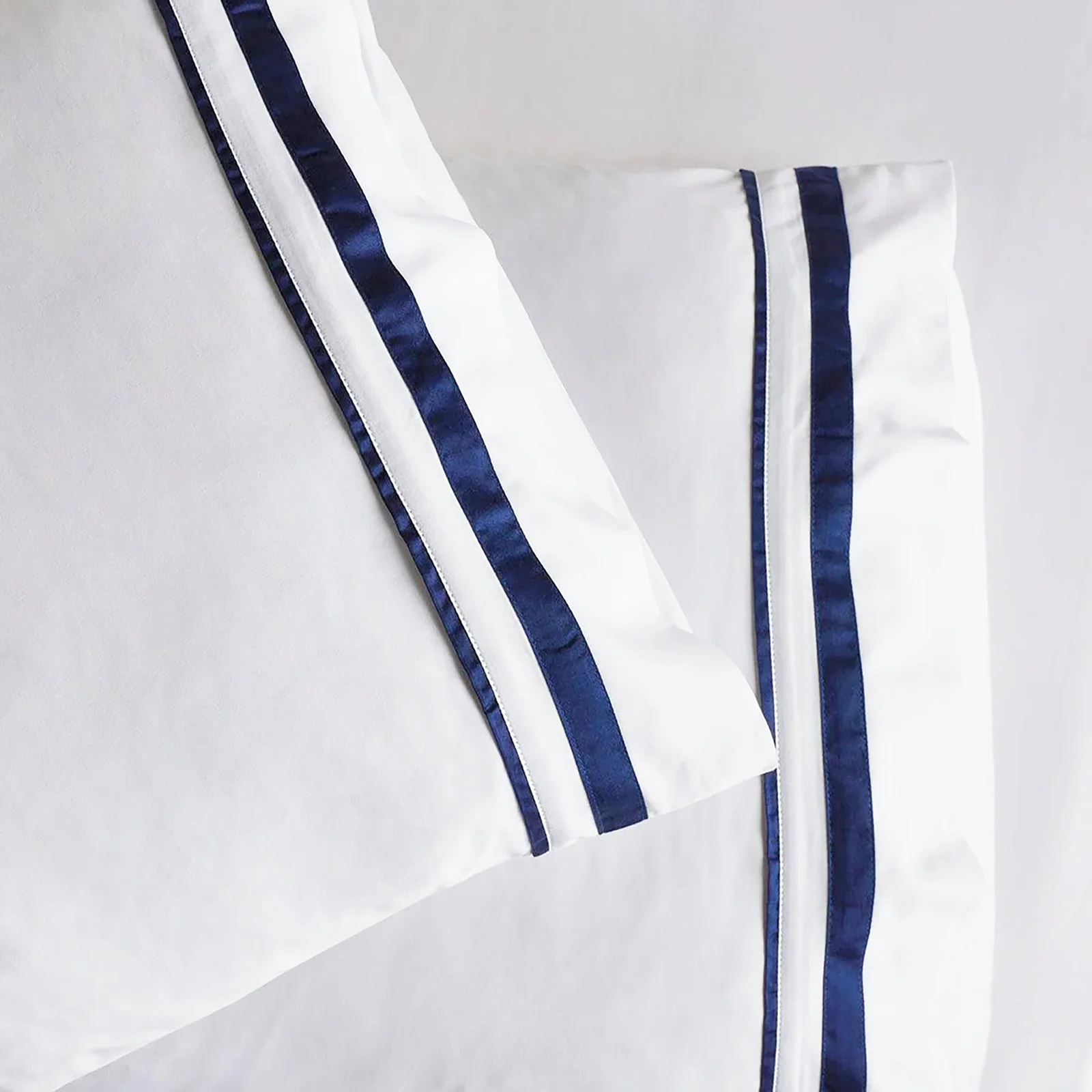 Cloud 1000 TC Egyptian Cotton White Navy Deep King Sheet sets by Renee Taylor - Image 3