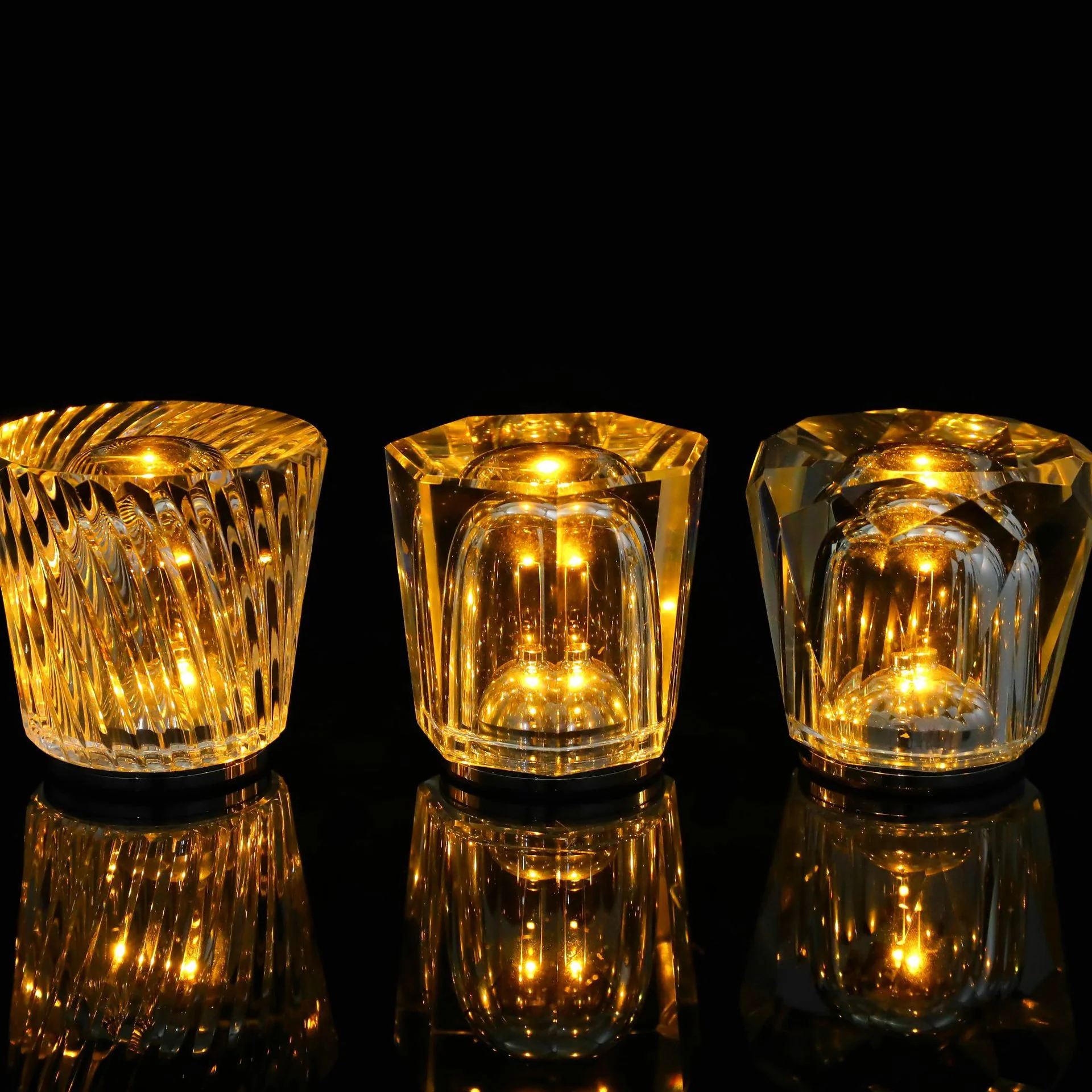 Crystal LED Table Lamp with Starburst Effect, Rechargeable and Portable Design,Type B 90mm (H) *85mm (W) - Image 3